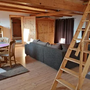 Mit Charme Und Blick Auf Apartment